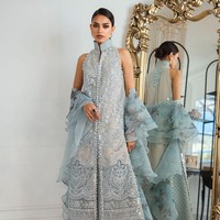 “Saya merasa terhormat menjadi Miss Universe Pakistan pertama saya ingin menonjolkan keindahan Pakistan. Kami memiliki budaya indah yang tidak diekspos media. Orang Pakistan sangat baik, murah hati, dan ramah,” ujarnya seperti dilansir Sputnik India. Foto: Instagram/@ericarobin_official