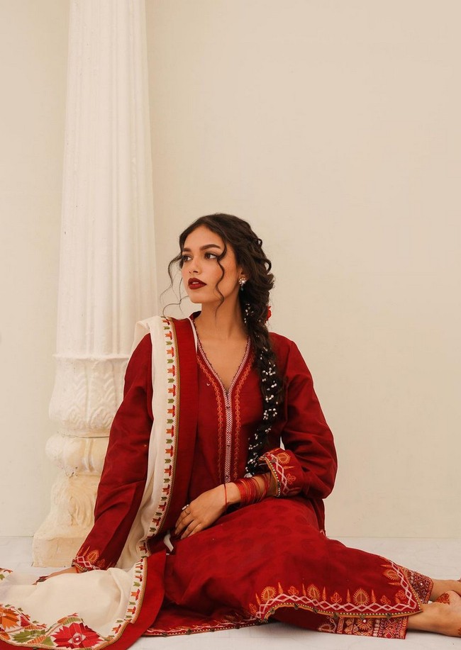 Terpilih dari 200 pelamar, Erica lolos sebagai finalis dan berkompetisi dengan empat orang lainnya, sebelum akhirnya dikobatkan sebagai pemenang Miss Universe Pakistan. Foto: Instagram/@ericarobin_official