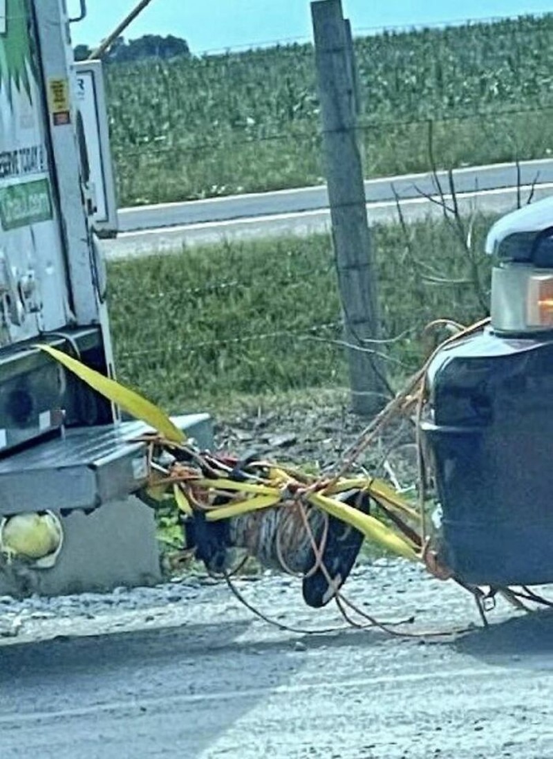 Mobil pengangkut paket