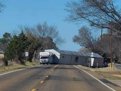 Drama Mobil Pengantar Paket yang Penuh Perjuangan