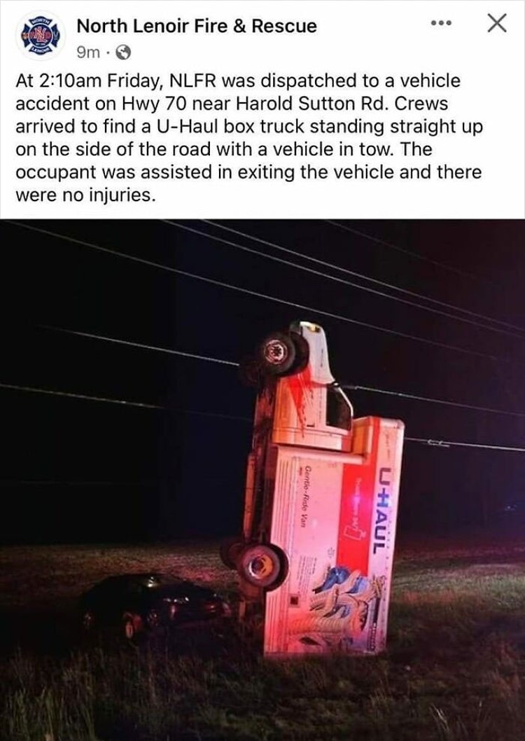 Mobil pengangkut paket