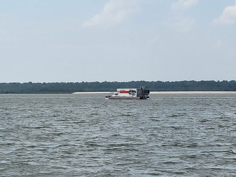 Mobil pengangkut paket