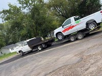 Mobil pengangkut paket