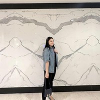 Tak hanya mengoleksi Hermes seri Birkin, namun Nur Utami juga memiliki tas Hermes lainnya. Inilah penampilannya membawa Hermes tipe Constance. Foto: Dok. Instagram/@nurutami.s