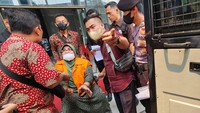 Istri mantan Gubernur Jambi Fachrori Umar, Rahima diperiksa KPK terkait kasus suap ketok palu RAPBD Jambi 2017 dan 2018. 