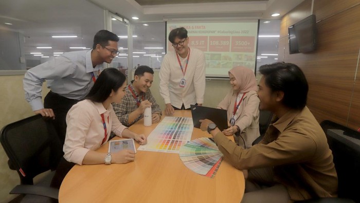 Nippon Paint Indonesia merayakan hari jadinya yang ke-54 tahun dengan tema ”We are Inspired by You” yang bermakna “Kehadiran Nippon Paint selama 54 tahun di Indonesia.