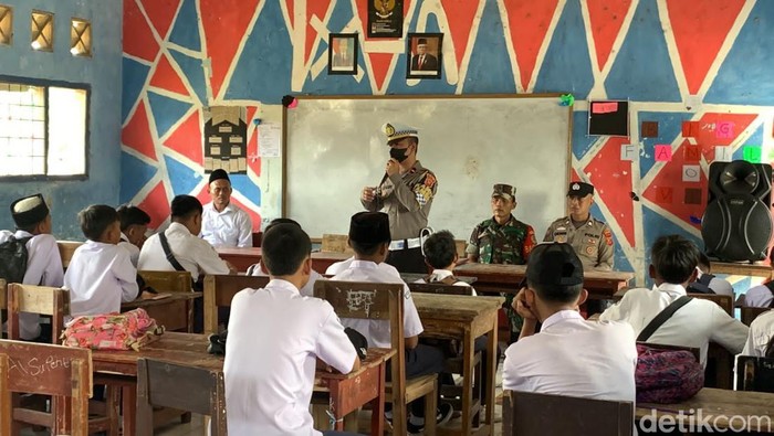 Polisi berikan pembinaan ke sekolah korban dan pelaku tendangan maut