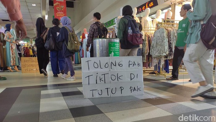 Potret Pedagang Pasar Tanah Abang Minta TikTok Shop cs Tutup