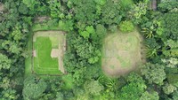 Tempat ini juga menyimpan keanekaragaman hayati flora dan fauna.  