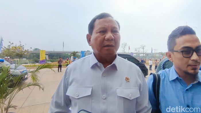 Prabowo usai menjajal Kereta Cepat Jakarta-Bandung.