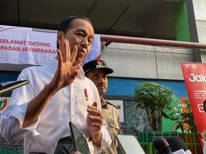 Jokowi Blusukan di Pasar Jatinegara: Harga Beras Masih Tinggi