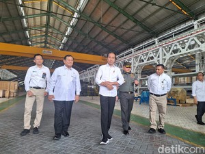 Jokowi Targetkan PT Pindad Masuk Top 50 Perusahaan Pertahanan di 2025