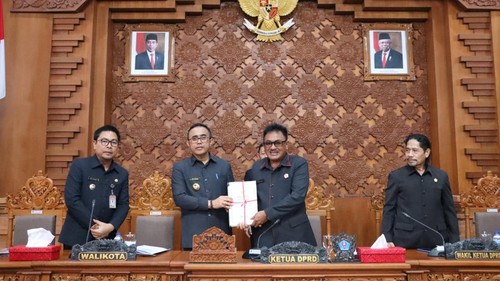 Rapat Paripurna DPRD Kota Denpasar membahas Ranperda tentang Anggaran Pendapatan dan Belanja Daerah Kota Denpasar Tahun 2024, Selasa (19/9/2023) di Gedung DPRD Denpasar. (Humas Pemkot Denpasar)