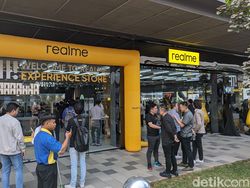 Berkunjung ke Toko Terbesar Realme di Asia Tenggara