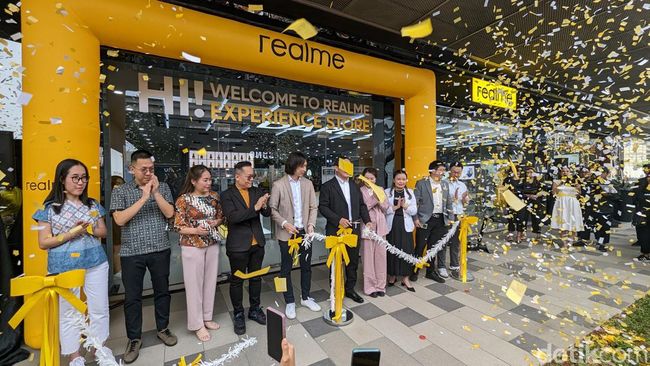 Realme opening