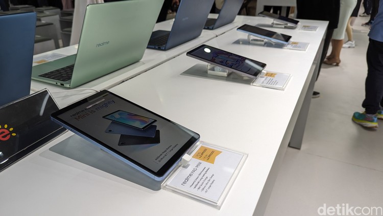 Realme Experience Store