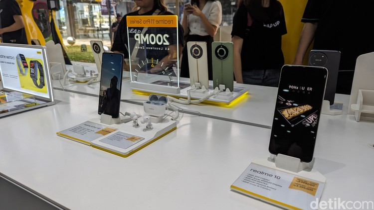 Realme Experience Store