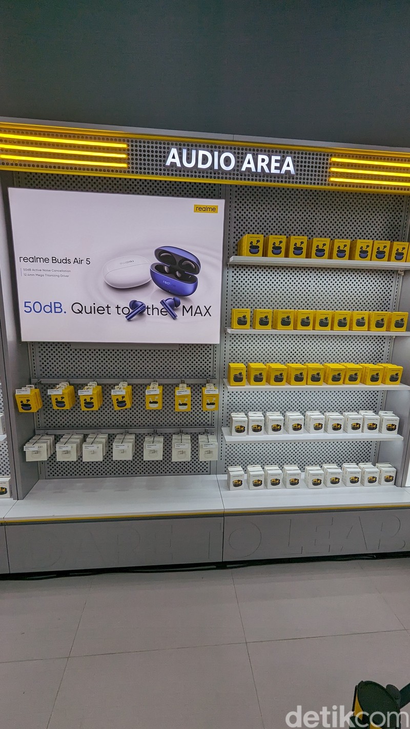 Realme Experience Store