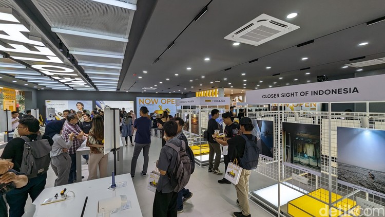 Realme Experience Store