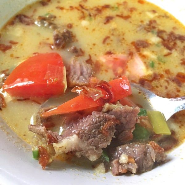 Segar Gurih! Soto Tangkar Betawi untuk Makan Siang Ada di Sini!