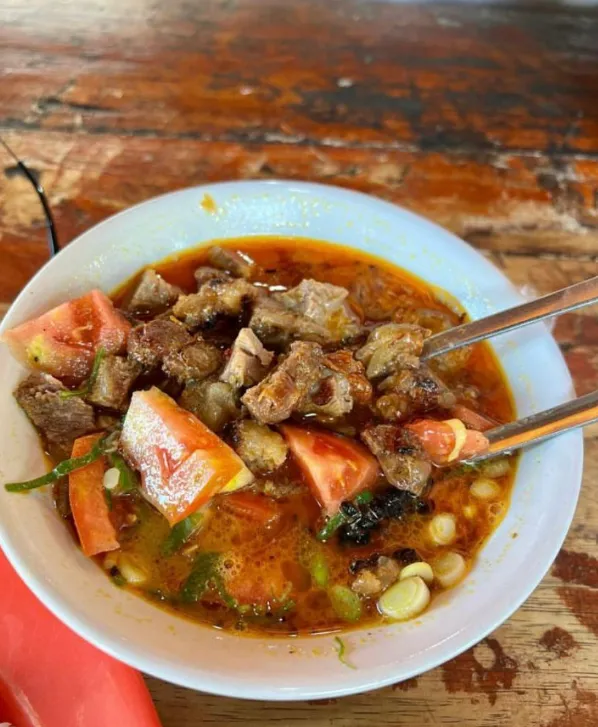 Segar Gurih! Soto Tangkar Betawi untuk Makan Siang Ada di Sini!