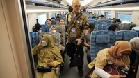 Selama masa uji coba terbatas KA Cepat dengan penumpang berlangsung, setiap harinya KCIC menyediakan 4 jadwal perjalanan pulang pergi (PP) sehingga total terdapat 8 perjalanan KA yang beroperasi setiap harinya.    