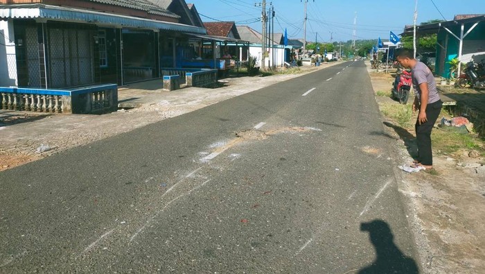 Seorang guru tewas kecelakaan usai menghindari jalan berlubang