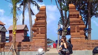 Wajah Baru Pantai Kuta dengan Gapura-Tembok Pembatas Bata Merah