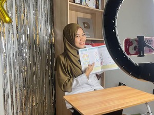 Kisah Guru Honorer Wujudkan Mimpi Lewat Shopee Affiliate Program