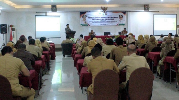 Sosialisasi ketertiban dan keamanan untuk para camat dan lurah di Kota Pasuruan.