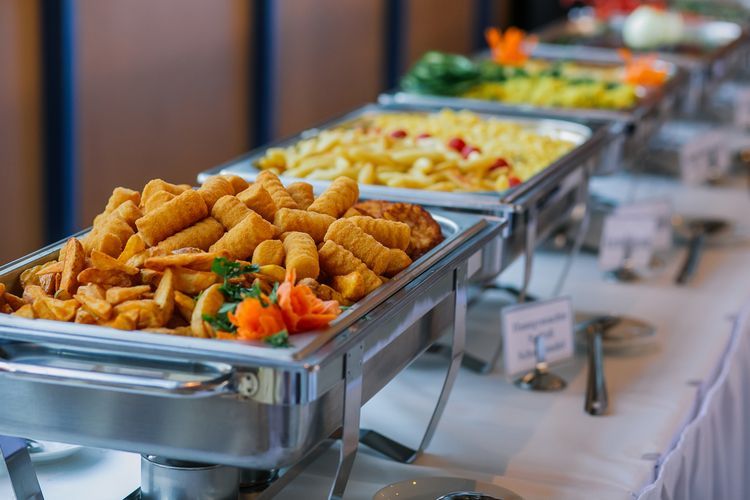Tak Tahu Diri! Tamu Ini Minta Bungkus Makanan Sebelum Pesta Kawinan Mulai