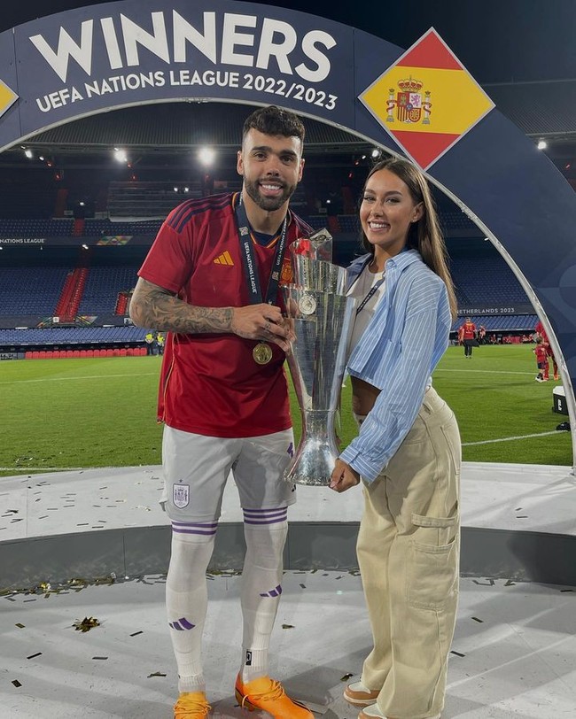 Seperti David Raya, Tatiana Trouboul juga berasal dari Barcelona, Spanyol. Foto: Instagram @t.trouboul