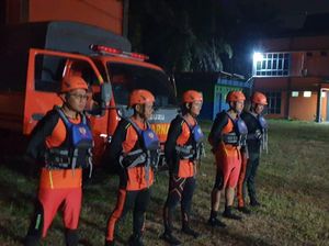 Remaja Hilang Terseret Arus Saat Asyik Berenang di Sungai Batang Tebo