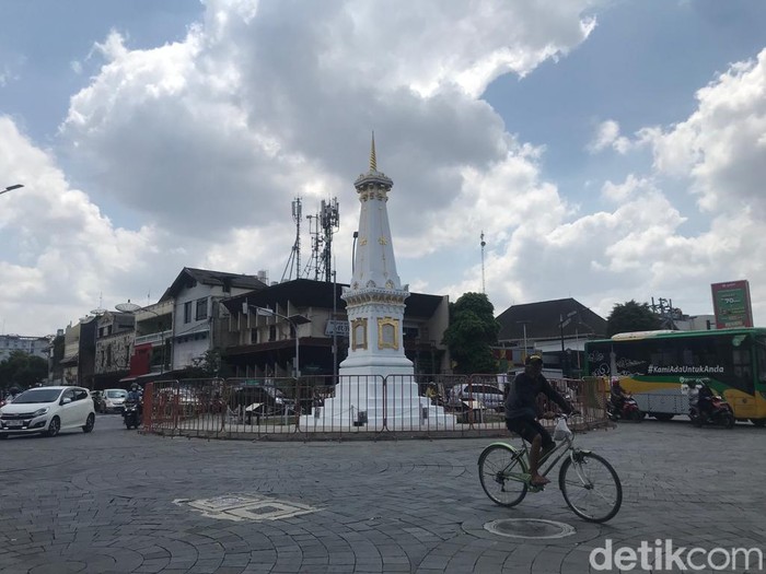 Tugu Pal Putih Jogja, Selasa (19/9/2023). Tugu Jogja ini masuk dalam kawasan Sumbu Filosofi Jogja yang ditetapkan sebagai Warisan Budaya Dunia oleh UNESCO.