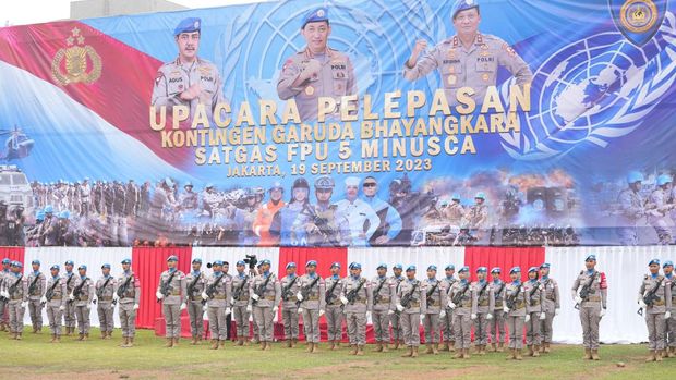 Upacara pelepasan Kontingen Garbha Satgas FPU 5 Minusca