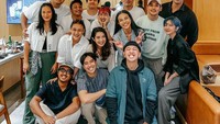 Momen kuliner lainnya Vidi perlihatkan ketika mengadakan buka bersama dengan teman sesama artis di sebuah restoran. Terlihat ada Yura Yunita, Afgan, dan lainnya. Foto: Instagram @vidialdiano