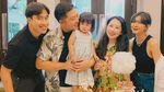 Momen Manis Vidi Aldiano Kuliner Bareng Sheila dan Para Sahabat