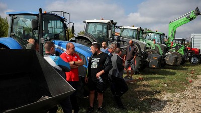 Aksi Petani Bulgaria Protes Impor Gandum Ukraina