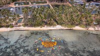 Protes dilakukan karena merusak ekosistem lingkungan hidup, mengganggu sektor ekonomi masyarakat nelayan, petani rumput laut serta pariwisata akibat pencemaran sisa limbah dan deforestasi hutan mangrove yang juga dinilai akan memperparah krisis iklim.  