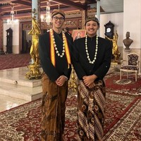 Tak hanya tampan, Muhammad Zinedine Alam Ganjar rupanya juga berprestasi. Pada tahun 2015 dirinya pernah membawa pulang medali emas dalam kompetisi sains di Korea Selatan. Foto: Instagram/@alamganjar