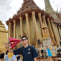 Melihat paras Alam, tak sedikit yang justru berhasil dibuat salah fokus. Banyak yang menilai putra Ganjar itu terlihat tampan. Beberapa menyebut jika Alam memiliki kemiripan dengan vokalis Dikta. Foto: Instagram/@alamganjar