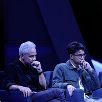 Tak sedikit yang salfok dan memuji paras tampan Muhammad Zinedine Alam. Dalam video yang diunggah ke akun gosip terlihat Alam Ganjar yang sedang membahas kepribadiannya. Pria yang sudah berusia 21 tahun itu mengaku termasuk orang yang cuek. Foto: Instagram/@ganjar_pranowo