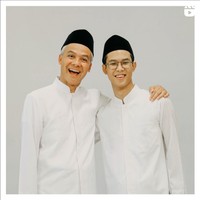 Sosok putra politisi Ganjar Pranowo belakangan viral dan masuk akun gosip. Jarang tersorot kamera, putra Ganjar, Muhammad Zinedine Alam Ganjar, itu kini sudah remaja. Parasnya yang tampan pun berhasil mencuri atensi. Foto: Instagram/@ganjar_pranowo