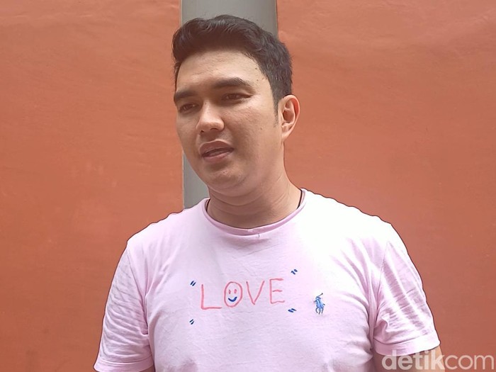 Aldi Taher saat ditemui di kawasan Trans TV.