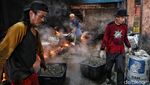 Begini Perebusan Kerang Hijau di Cilincing Jakarta Utara