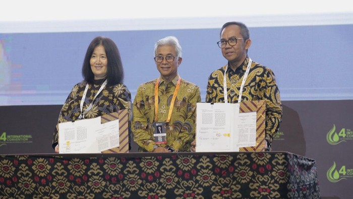 BP Berau Ltd (bp) dan PT Kilang Pertamina Internasional (Pertamina) resmi menandatangani MoU dalam mendukung pengembangan amonia biru di Teluk Bintuni
