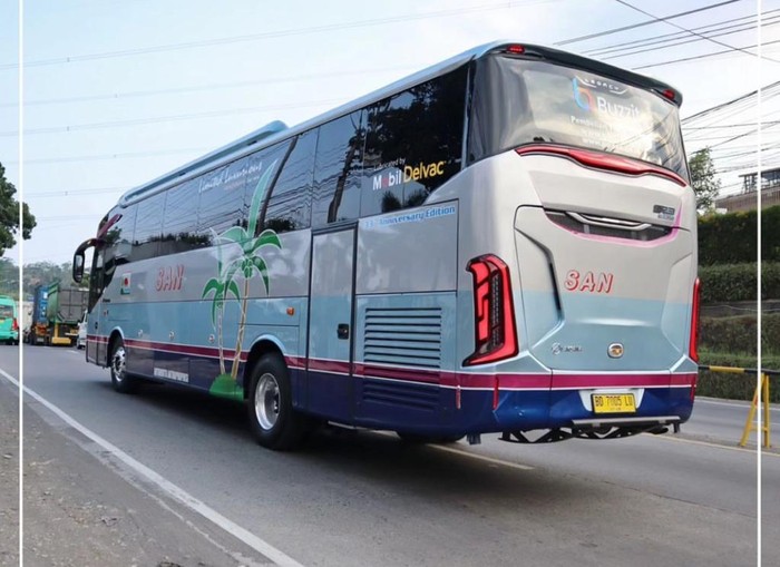 Bus baru PO SAN dengan livery klasik meluncur dari karoseri Laksana Bus baru PO SAN dengan livery klasik meluncur dari karoseri Laksana