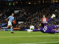 Rodri lantas menegaskan kemenangan tuan rumah pada menit ke-73. Hasil ini menempatkan Man City sementara di urutan kedua Grup G Liga Champions di belakang RB Leipzig. Jason Cairnduff/Action Images/Reuters  