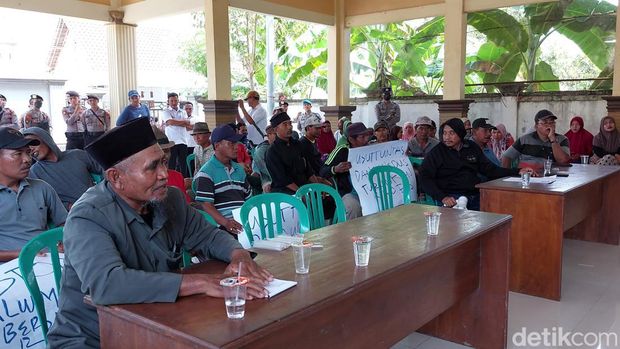 demo warga lamongan