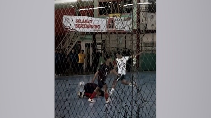 Detik-detik Atlet Futsal Blitar Ditendang Lawan saat Selebrasi Sujud